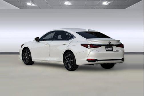 2025 Lexus ES 300h Base