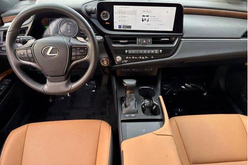 2025 Lexus ES 300h Base