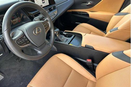 2025 Lexus ES 300h Base