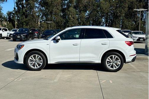 2022 Audi Q3 45 S line Premium