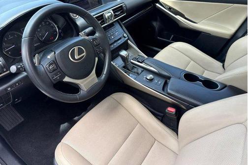 2018 Lexus IS 300 Base