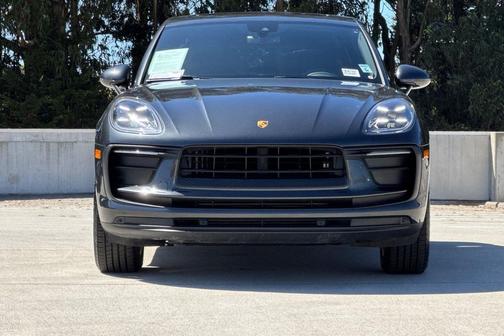 Black 2022 Porsche Macan Macan