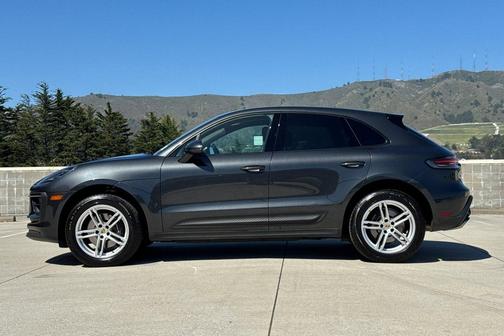Black 2022 Porsche Macan Macan