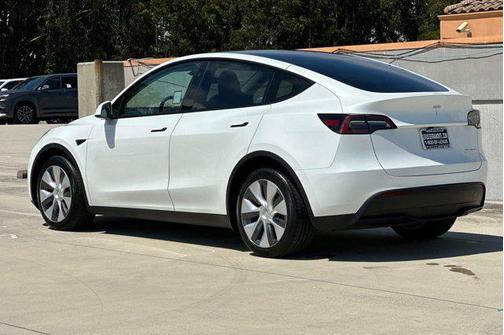 2023 Tesla Model Y Long Range Dual Motor All-Wheel Drive