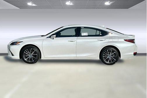 2025 Lexus ES 300h Base