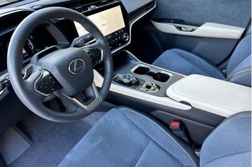 2023 Lexus RZ 450e Luxury