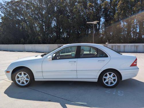 2002 Mercedes-Benz C-Class 4dr Sdn 3.2L