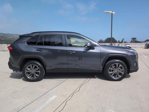 2022 Toyota RAV4 Hybrid XLE Premium