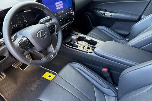 2026 Lexus NX 450h+ F SPORT Handling