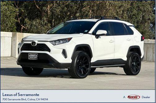 2020 Toyota RAV4 LE