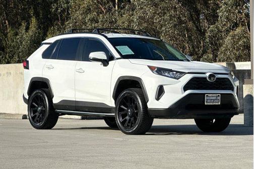2020 Toyota RAV4 LE