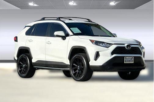 2020 Toyota RAV4 LE