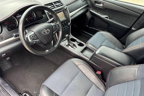 Blue 2015 Toyota Camry SE