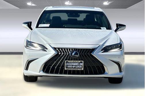 2025 Lexus ES 300h Luxury