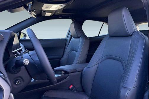 Nori Green Pearl 2026 Lexus UX 300h Premium