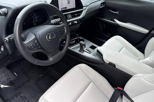 Caviar 2025 Lexus UX 300h Base