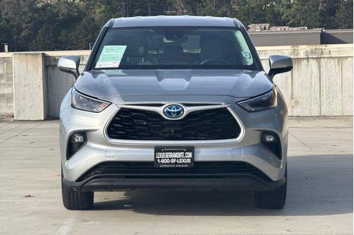 Celestial Silver Metallic 2023 Toyota Highlander Hybrid LE