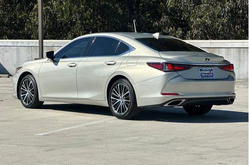 2023 Lexus ES 350 Base