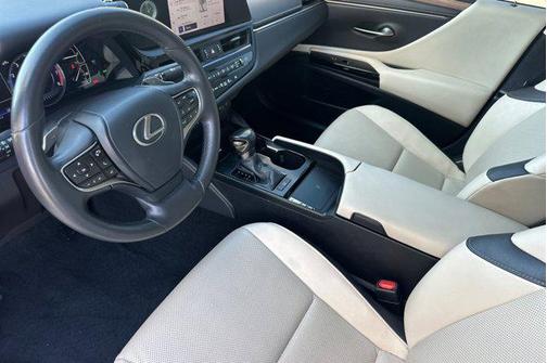 2023 Lexus ES 350 Base