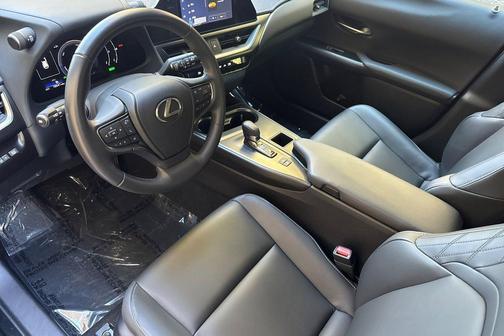 Caviar 2025 Lexus UX 300h Base