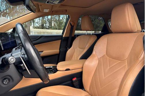 2024 Lexus NX 450h+ Luxury