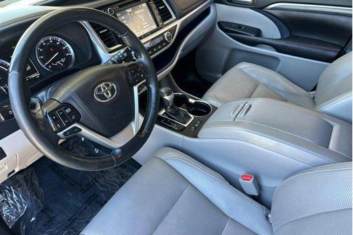 2017 Toyota Highlander Hybrid Platinum