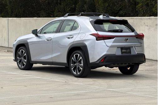Iridium 2025 Lexus UX 300h Base