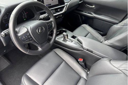 Iridium 2025 Lexus UX 300h Base