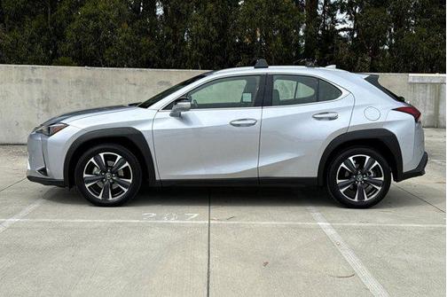Iridium 2025 Lexus UX 300h Base