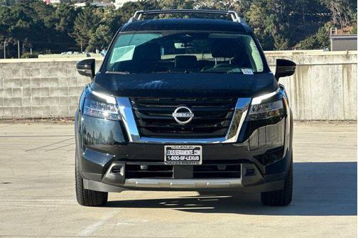 2024 Nissan Pathfinder SL 4WD