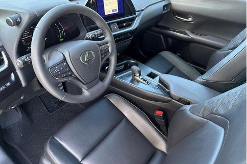 Nori Green Pearl 2026 Lexus UX 300h Base