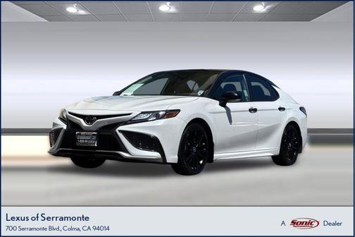 Wind Chill Pearl/Midnight Black Metallic 2023 Toyota Camry XSE