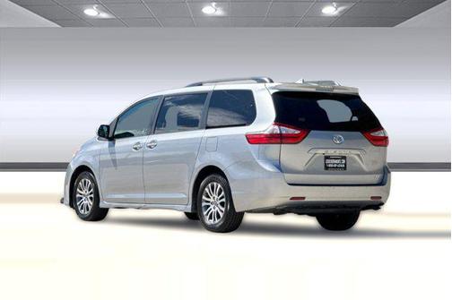 2018 Toyota Sienna XLE