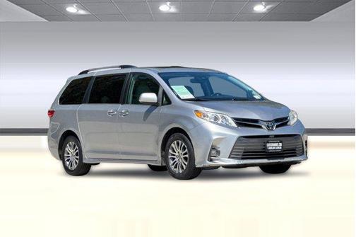 2018 Toyota Sienna XLE