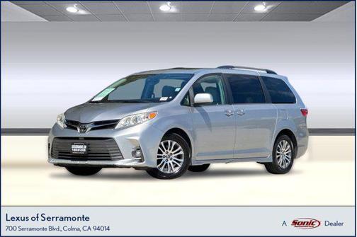 2018 Toyota Sienna XLE