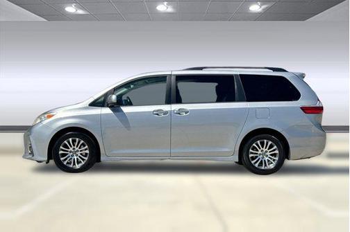 2018 Toyota Sienna XLE