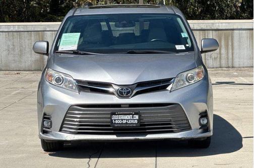 2018 Toyota Sienna XLE