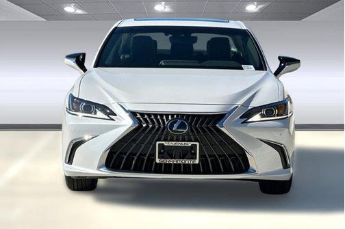 2025 Lexus ES 300h Base
