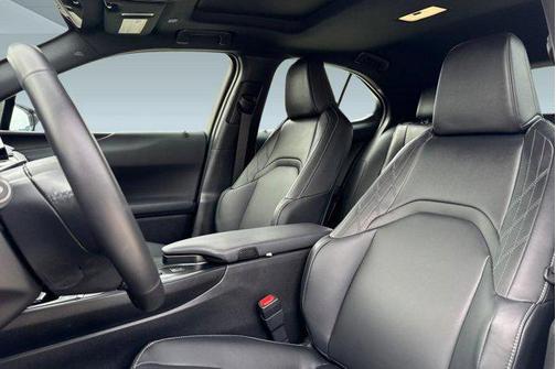 Eminent White Pearl 2025 Lexus UX 300h Base