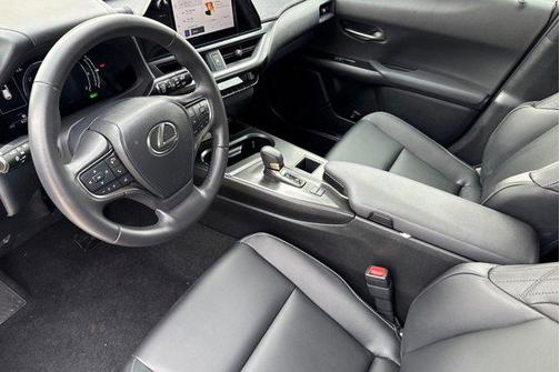 Eminent White Pearl 2025 Lexus UX 300h Base
