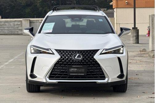 Eminent White Pearl 2025 Lexus UX 300h Base