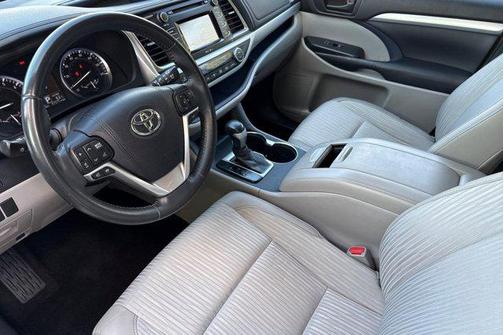 Nautical Blue Metallic 2015 Toyota Highlander LE Plus