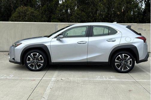 Iridium 2025 Lexus UX 300h Base