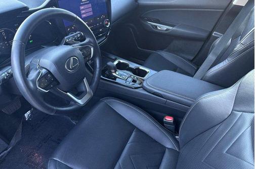 2025 Lexus NX 450h+ Luxury