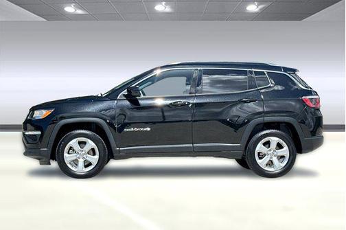 Diamond Black Crystal Pearlcoat 2018 Jeep Compass Latitude