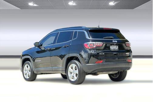 Diamond Black Crystal Pearlcoat 2018 Jeep Compass Latitude