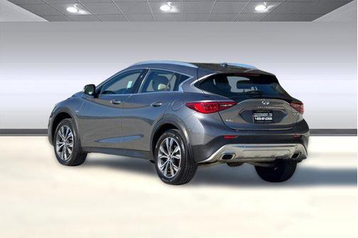 2017 INFINITI QX30 Premium