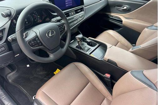 2025 Lexus ES 300h Base