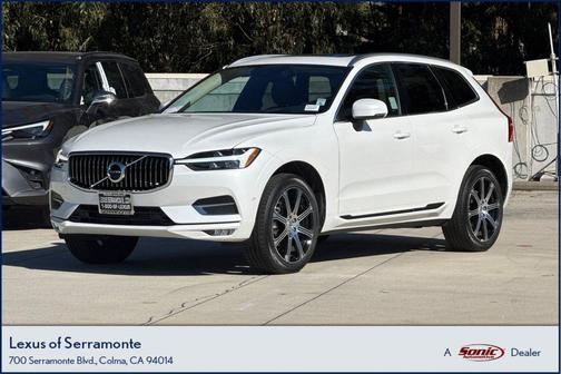 Crystal White Metallic 2021 Volvo XC60 T5 Inscription