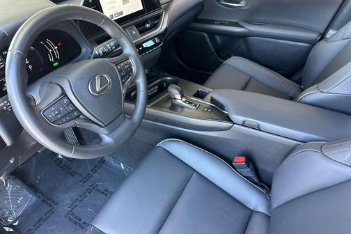 Iridium 2025 Lexus UX 300h Base